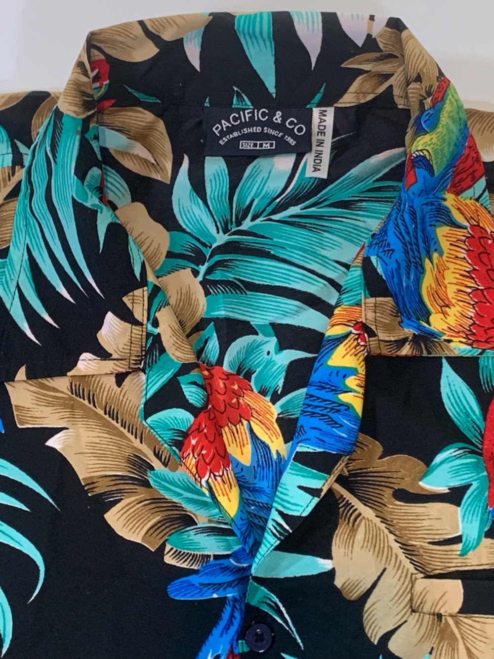 Pacific Company Men’s Hawaiian shirt Medium Floral Beach Parrot Print Magnum PI - Picture 6 of 14
